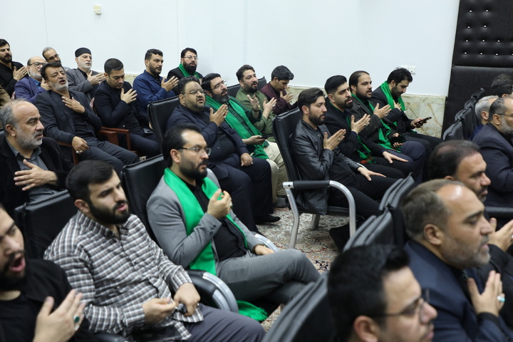 تجلیل تولیت حرم بانوی کرامت از مداحان و ذاکران در عرصه دفاع از انقلاب اسلامی همگام با مردم