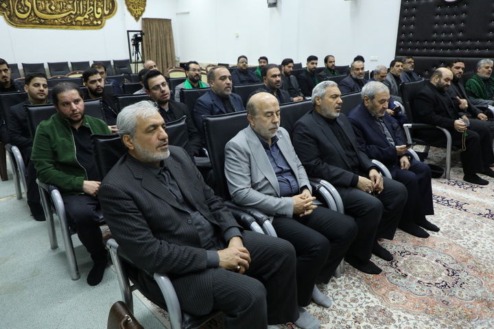 تجلیل تولیت حرم بانوی کرامت از مداحان و ذاکران در عرصه دفاع از انقلاب اسلامی همگام با مردم