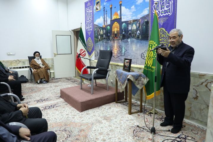 تجلیل تولیت حرم بانوی کرامت از مداحان و ذاکران در عرصه دفاع از انقلاب اسلامی همگام با مردم