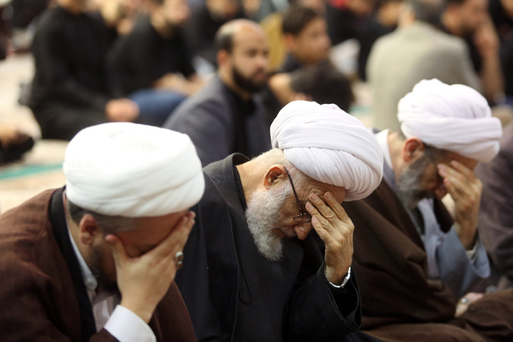 بزرگداشت سالروز هجوم رژیم ستمشاهی به مدرسه فیضیه قم در حرم بانوی کرامت