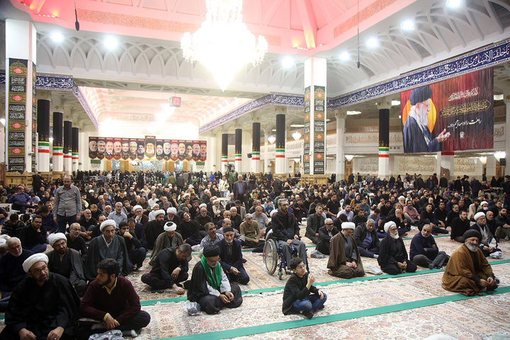 بزرگداشت سالروز هجوم رژیم ستمشاهی به مدرسه فیضیه قم در حرم بانوی کرامت