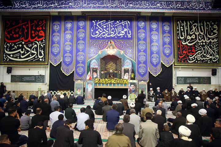 بزرگداشت سالروز هجوم رژیم ستمشاهی به مدرسه فیضیه قم در حرم بانوی کرامت