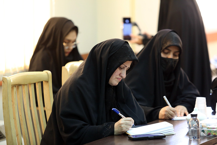 نشست خبری اعلام برنامه‌های حرم حضرت فاطمه معصومه(س) در دهه کرامت