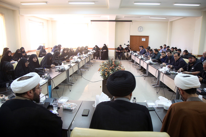 نشست خبری اعلام برنامه‌های حرم حضرت فاطمه معصومه(س) در دهه کرامت