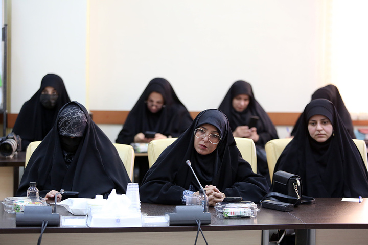 نشست خبری اعلام برنامه‌های حرم حضرت فاطمه معصومه(س) در دهه کرامت