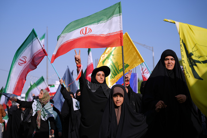 اجتماع بزرگ دختران جان فدای ایران معطر به شمیم پرچم فاطمی شد