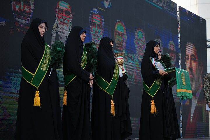 اجتماع بزرگ دختران جان فدای ایران معطر به شمیم پرچم فاطمی شد