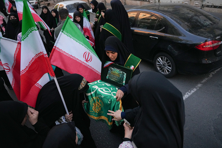 اجتماع بزرگ دختران جان فدای ایران معطر به شمیم پرچم فاطمی شد