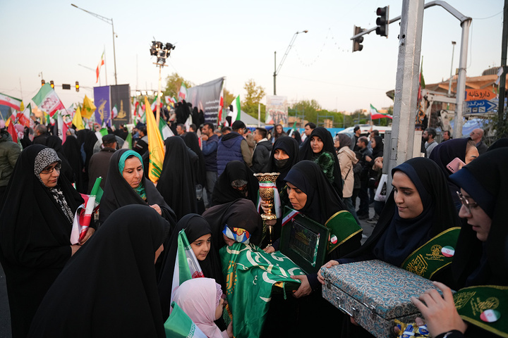 اجتماع بزرگ دختران جان فدای ایران معطر به شمیم پرچم فاطمی شد