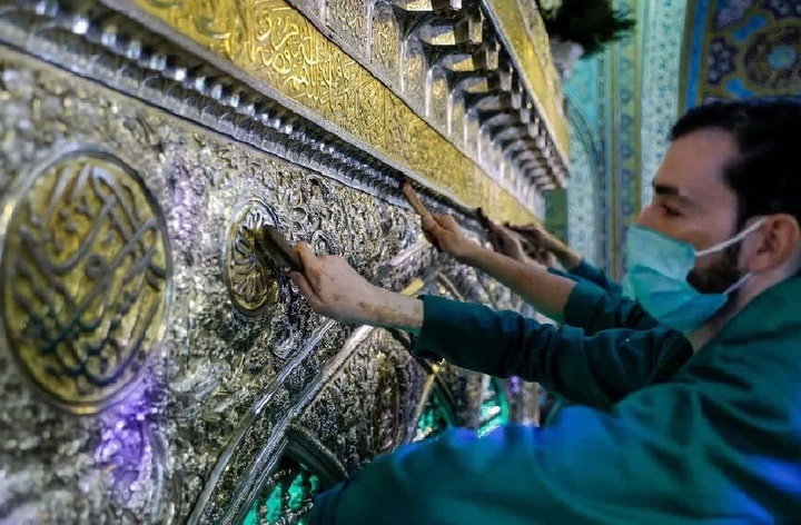 ضریح مطهر امام رضا (ع) جلا یافت