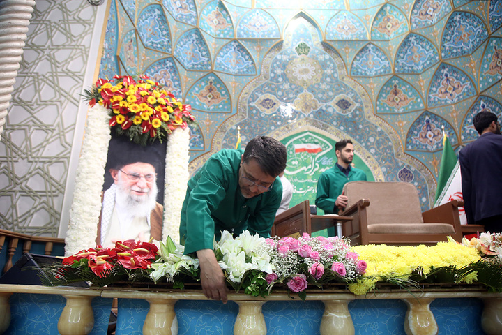 شبستان اصلی حرم مطهر بانوی کرامت غرق گل شد