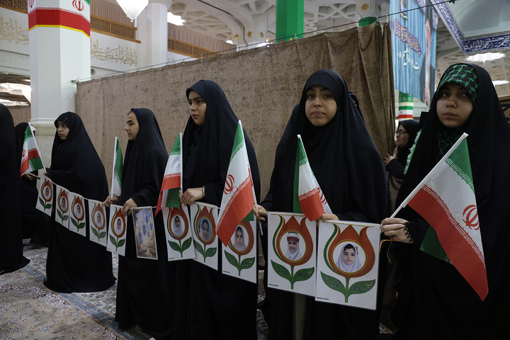 میزبانی حرم مطهر بانوی کرامت از ۷ هزار دختر در جشن «دختران ایران»