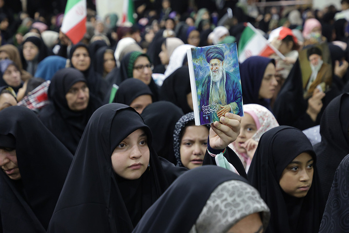 میزبانی حرم مطهر بانوی کرامت از ۷ هزار دختر در جشن «دختران ایران»