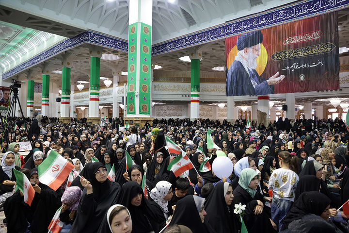 میزبانی حرم مطهر بانوی کرامت از ۷ هزار دختر در جشن «دختران ایران»
