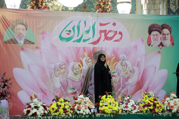 میزبانی حرم مطهر بانوی کرامت از ۷ هزار دختر در جشن «دختران ایران»