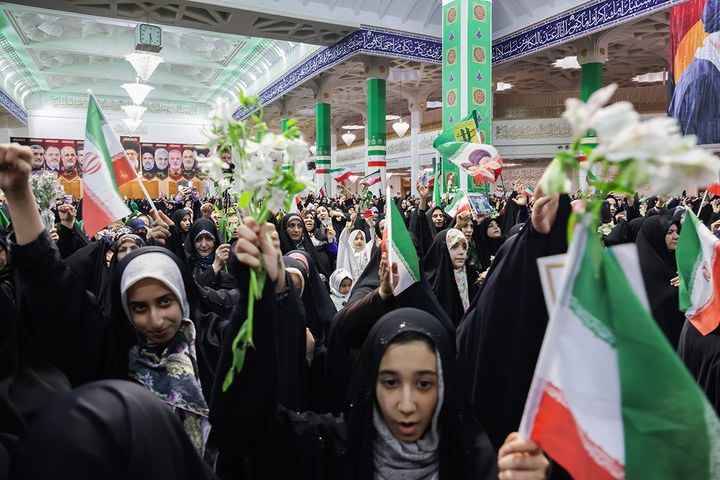 میزبانی حرم مطهر بانوی کرامت از ۷ هزار دختر در جشن «دختران ایران»