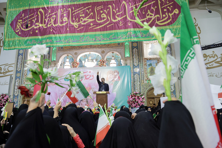 میزبانی حرم مطهر بانوی کرامت از ۷ هزار دختر در جشن «دختران ایران»