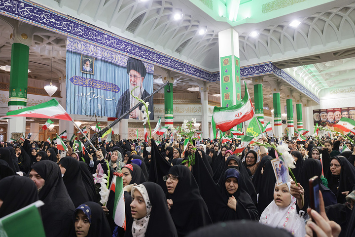 میزبانی حرم مطهر بانوی کرامت از ۷ هزار دختر در جشن «دختران ایران»