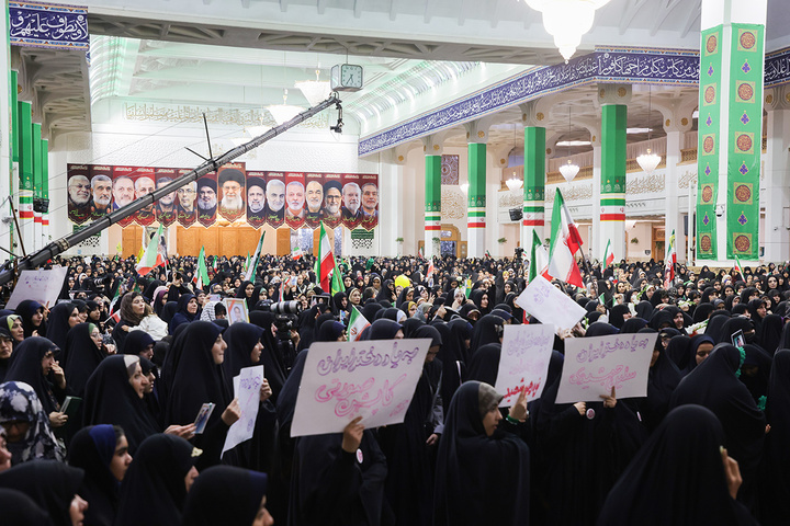 میزبانی حرم مطهر بانوی کرامت از ۷ هزار دختر در جشن «دختران ایران»