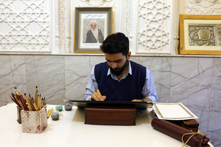 خوشنویسی القاب حضرت معصومه(س) در سالروز میلاد ایشان