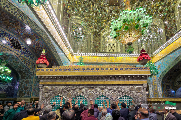 نصب کتیبه ضریح مطهر بمناسب دهه کرامت
