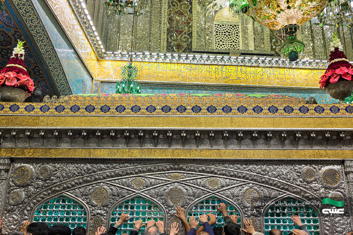 نصب کتیبه ضریح مطهر بمناسب دهه کرامت