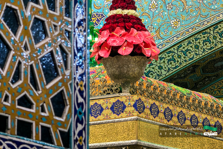 نصب کتیبه ضریح مطهر بمناسب دهه کرامت