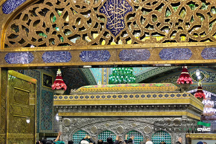 نصب کتیبه ضریح مطهر بمناسب دهه کرامت
