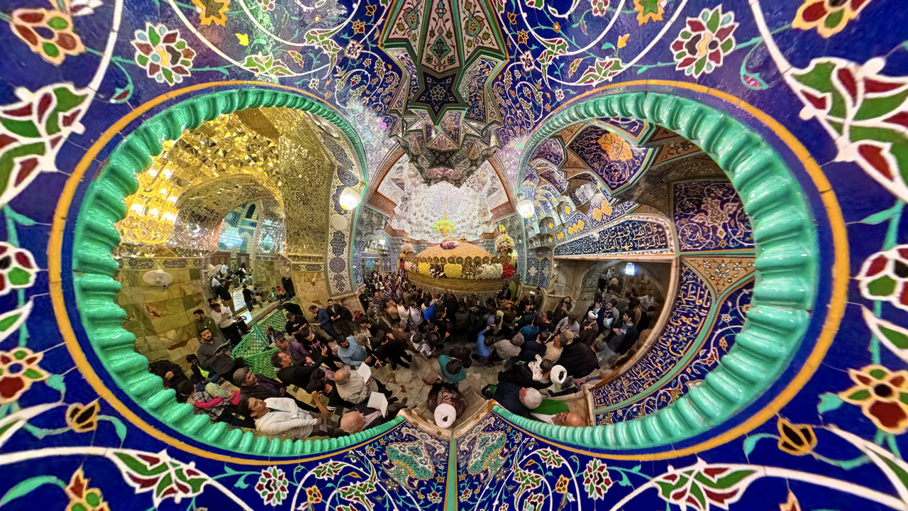 نمایی متفاوت از ضریح مطهر حضرت فاطمه معصومه (سلام الله علیها)