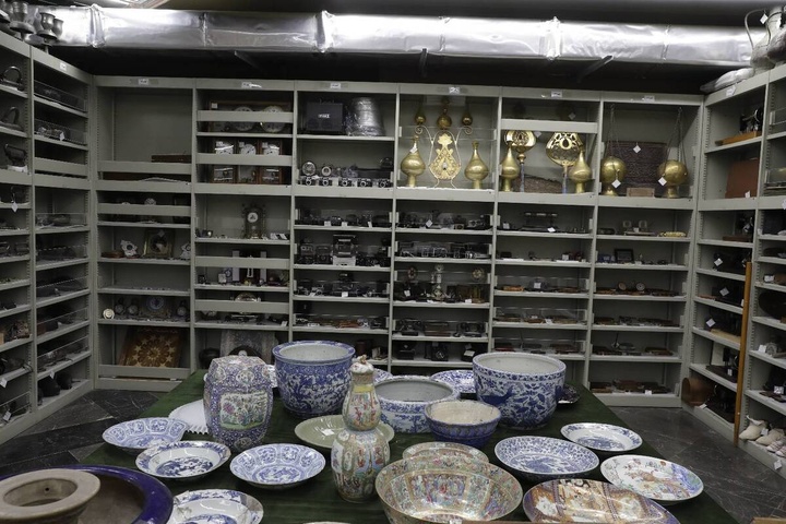 شناسنامه‌دار شدن ۹۰ هزار شیء نفیس نذری در خزانه آستان قدس رضوی