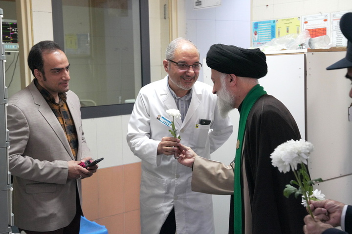 عیادت سفیران کریمه از بیماران بیمارستان شهید بهشتی قم