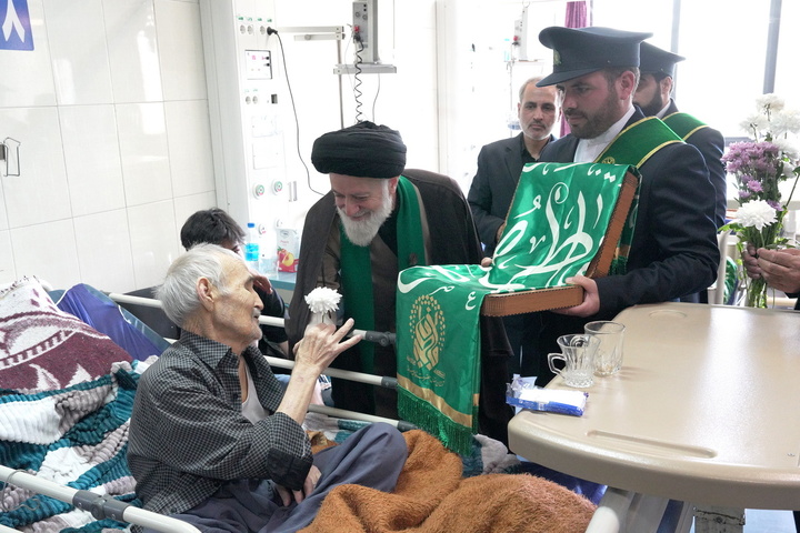 عیادت سفیران کریمه از بیماران بیمارستان شهید بهشتی قم