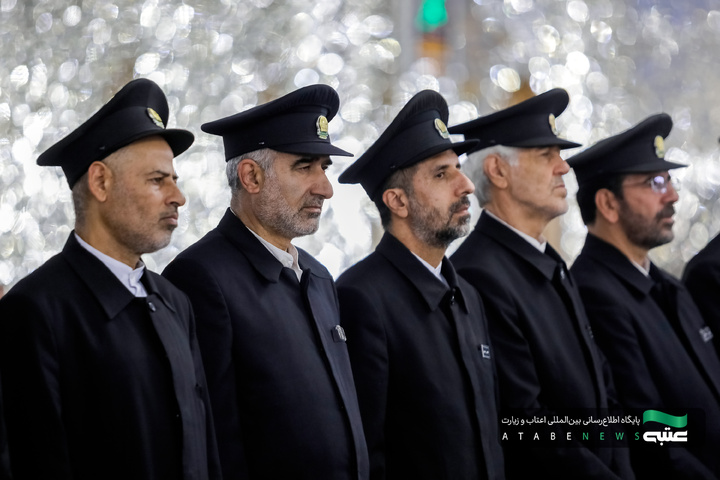آیین تعویض شیفت دربانان بارگاه منور رضوی