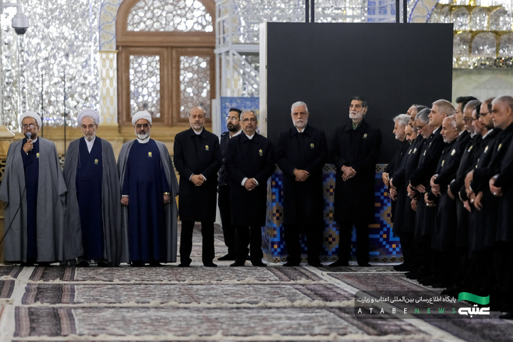 آیین تعویض شیفت دربانان بارگاه منور رضوی