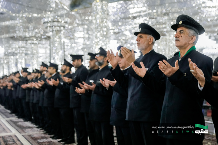 آیین تعویض شیفت دربانان بارگاه منور رضوی