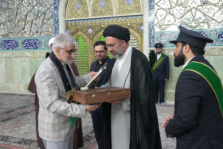 تجلیل از موکب‌داران عراقی موکب‌های همدلی و مواسات در حرم بانوی کرامت