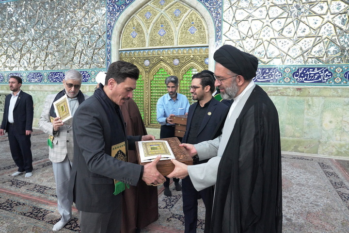 تجلیل از موکب‌داران عراقی موکب‌های همدلی و مواسات در حرم بانوی کرامت