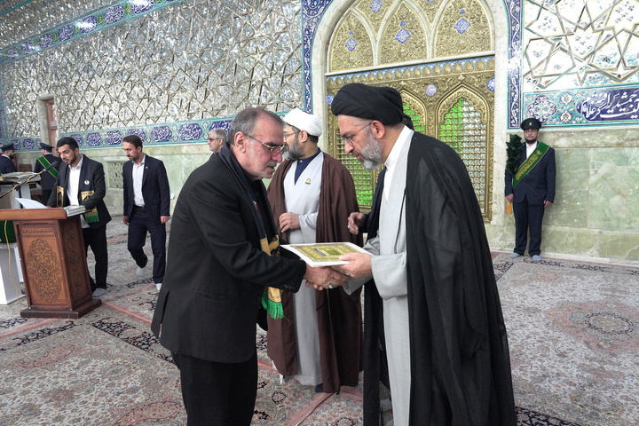 تجلیل از موکب‌داران عراقی موکب‌های همدلی و مواسات در حرم بانوی کرامت