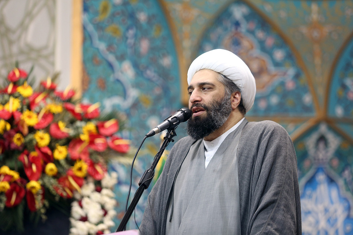 اجتماع پرشور «دختران ایران» با حضور دانشجویان سراسر کشور در حرم بانوی کرامت