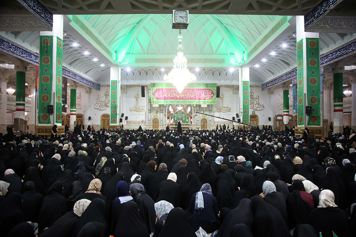 اجتماع پرشور «دختران ایران» با حضور دانشجویان سراسر کشور در حرم بانوی کرامت