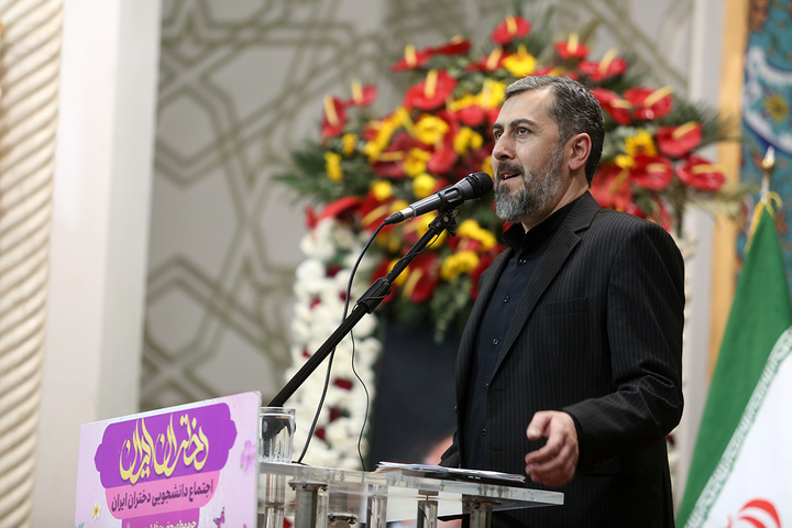 اجتماع پرشور «دختران ایران» با حضور دانشجویان سراسر کشور در حرم بانوی کرامت