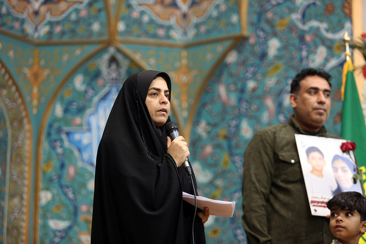 اجتماع پرشور «دختران ایران» با حضور دانشجویان سراسر کشور در حرم بانوی کرامت