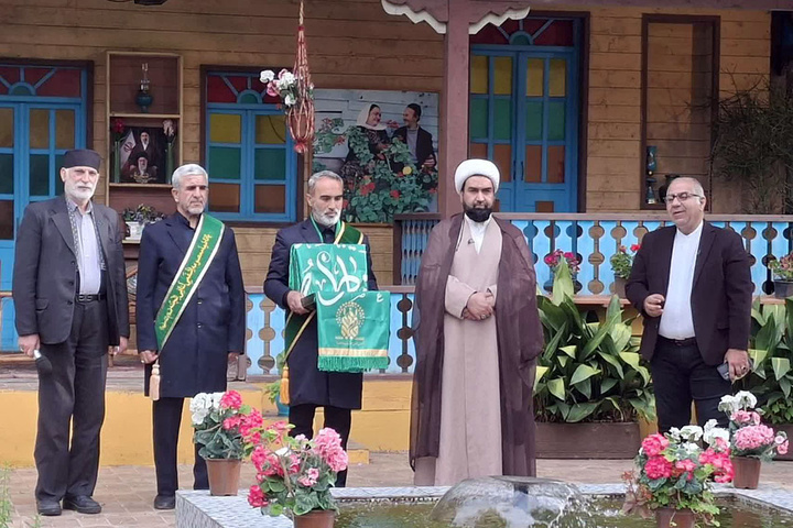 استقبال پرشور مردم گیلان از خادمان و پرچم متبرک حرم بانوی کرامت