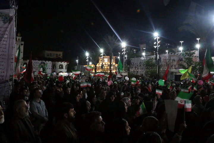 استقبال پرشور مردم گیلان از خادمان و پرچم متبرک حرم بانوی کرامت