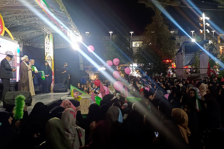 استقبال پرشور مردم گیلان از خادمان و پرچم متبرک حرم بانوی کرامت