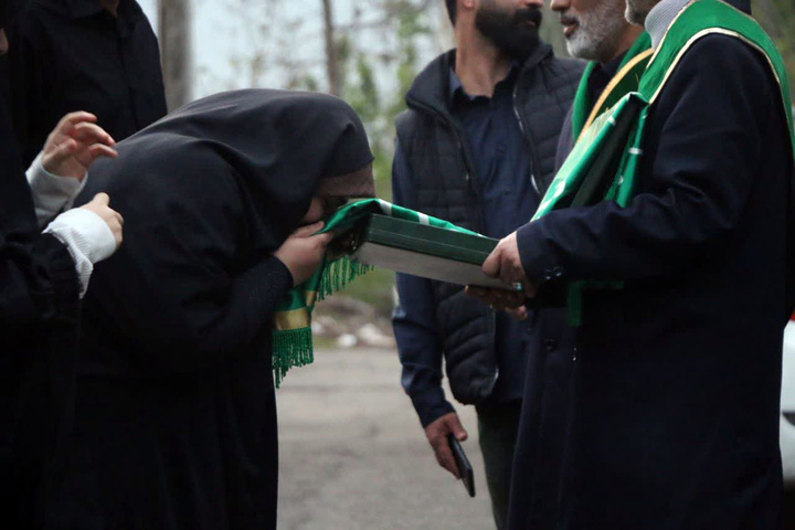 استقبال پرشور مردم گیلان از خادمان و پرچم متبرک حرم بانوی کرامت