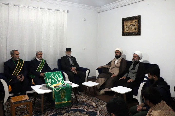 استقبال پرشور مردم گیلان از خادمان و پرچم متبرک حرم بانوی کرامت