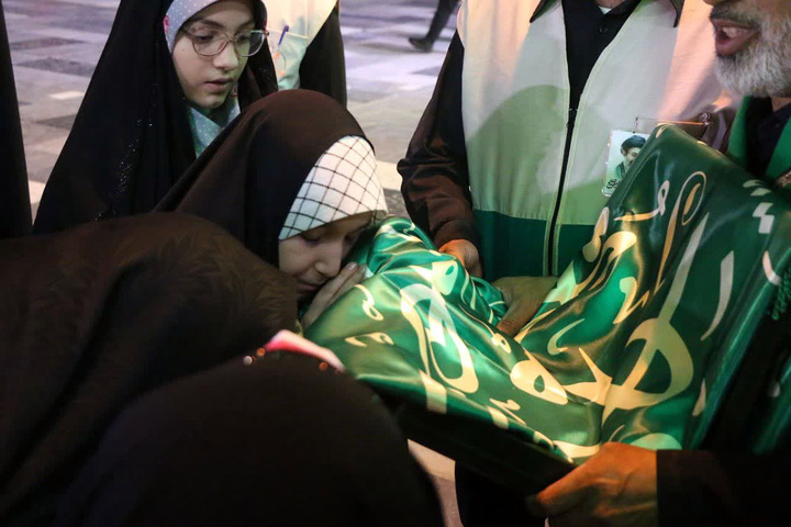 استقبال پرشور مردم گیلان از خادمان و پرچم متبرک حرم بانوی کرامت