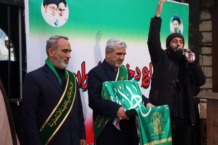 استقبال پرشور مردم گیلان از خادمان و پرچم متبرک حرم بانوی کرامت
