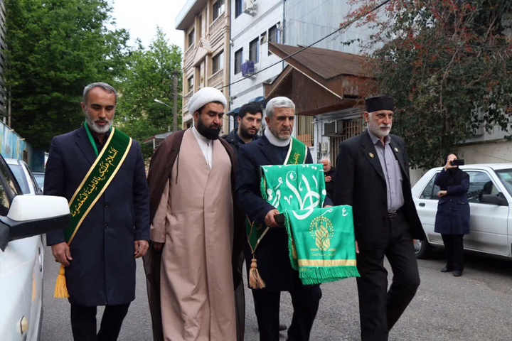 استقبال پرشور مردم گیلان از خادمان و پرچم متبرک حرم بانوی کرامت